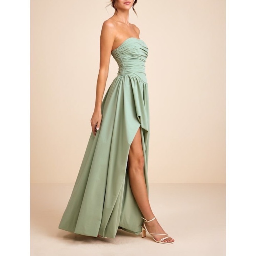 NWT Lulus Marilou Sage Green Strapless Ruched Lace-Up Maxi Dress Medium